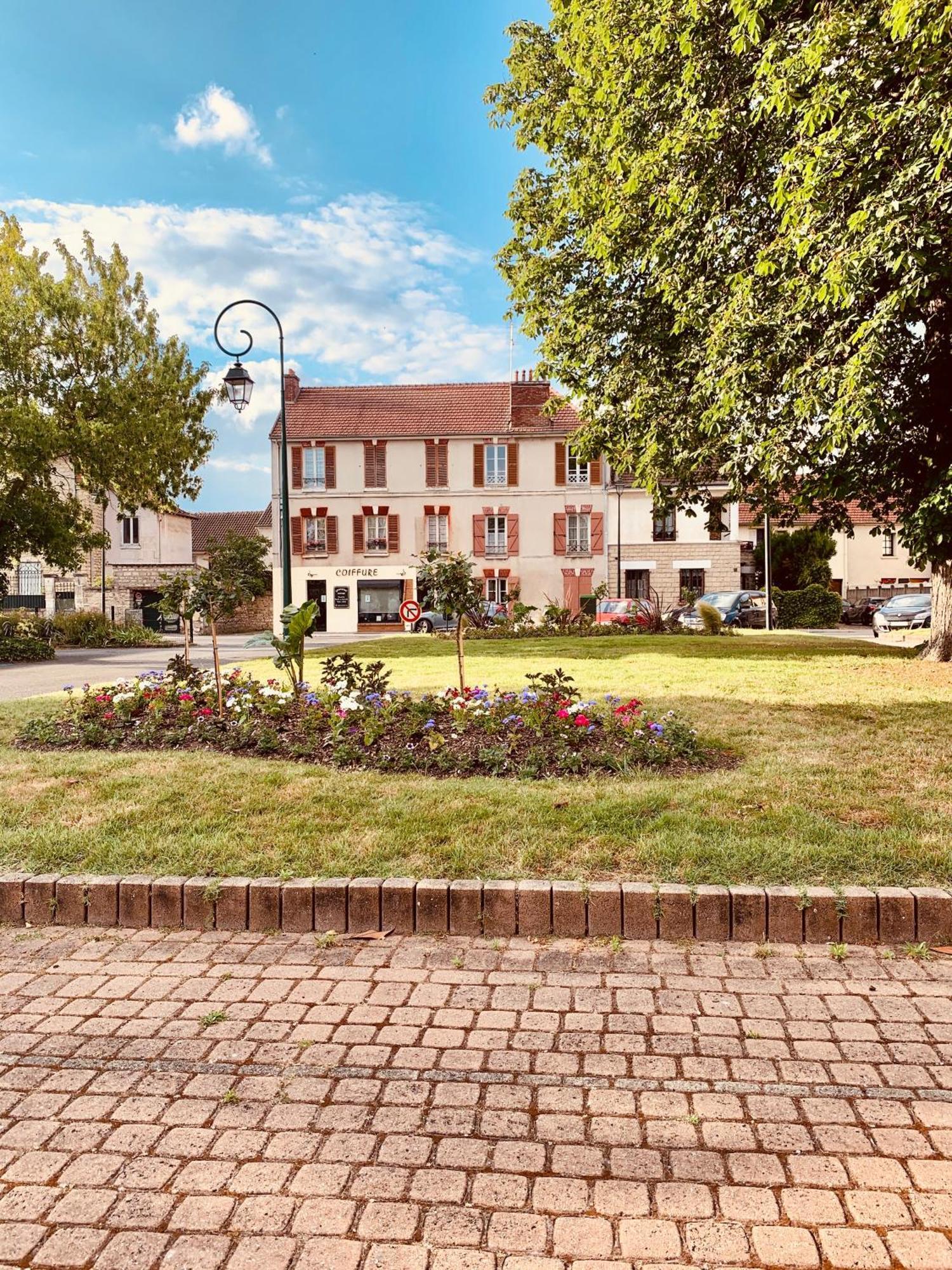 Le Logis Cantilien Lamorlaye-chantilly Apartment *